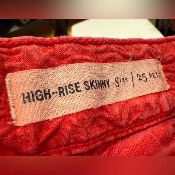 Anthropologie Pilcro Letterpress High Rise Skinny Red Pattern Jean Size 25P - Picture 3 of 4